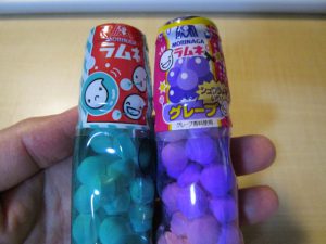 眠気覚ましにラムネ菓子